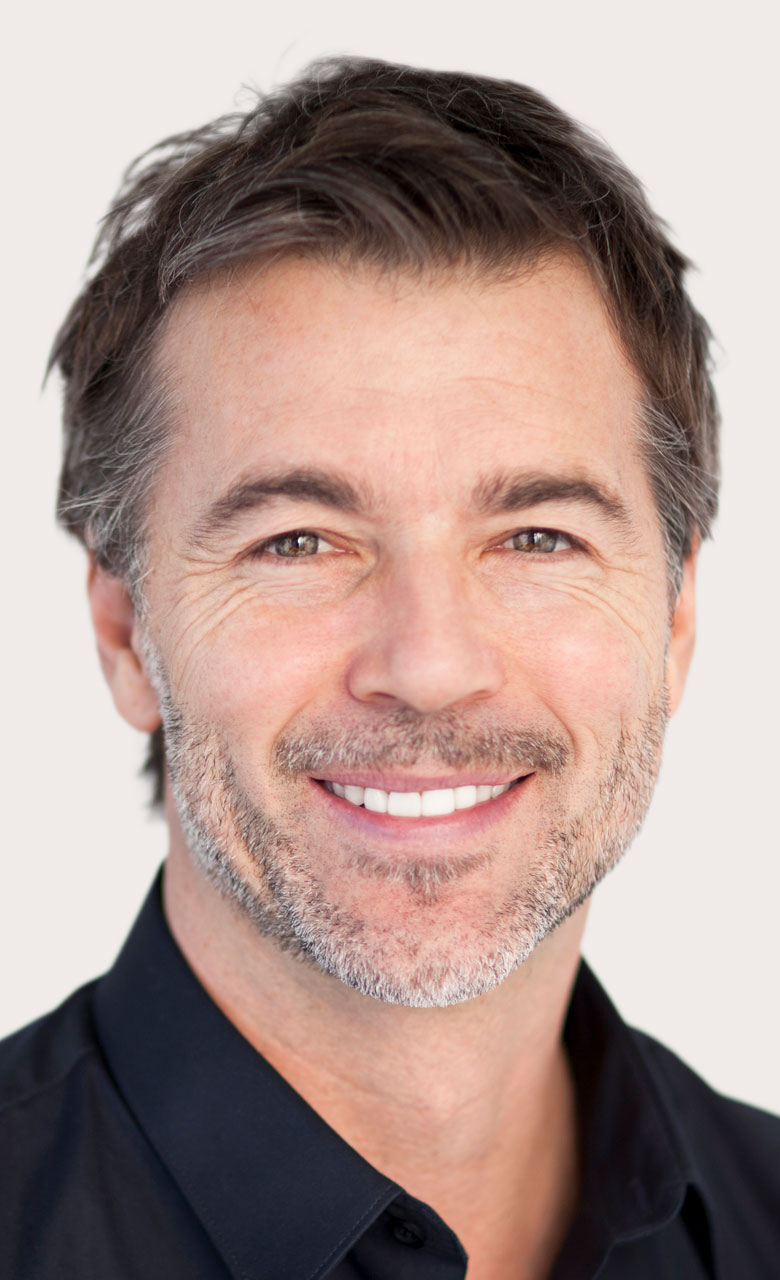 Portrait d'un homme afin d'illustrer la chirurgie esthétique pour les hommes proposés chez Concept Clinic, clinique de chirurgie esthétique à Genève par le Docteur Schlaudraff